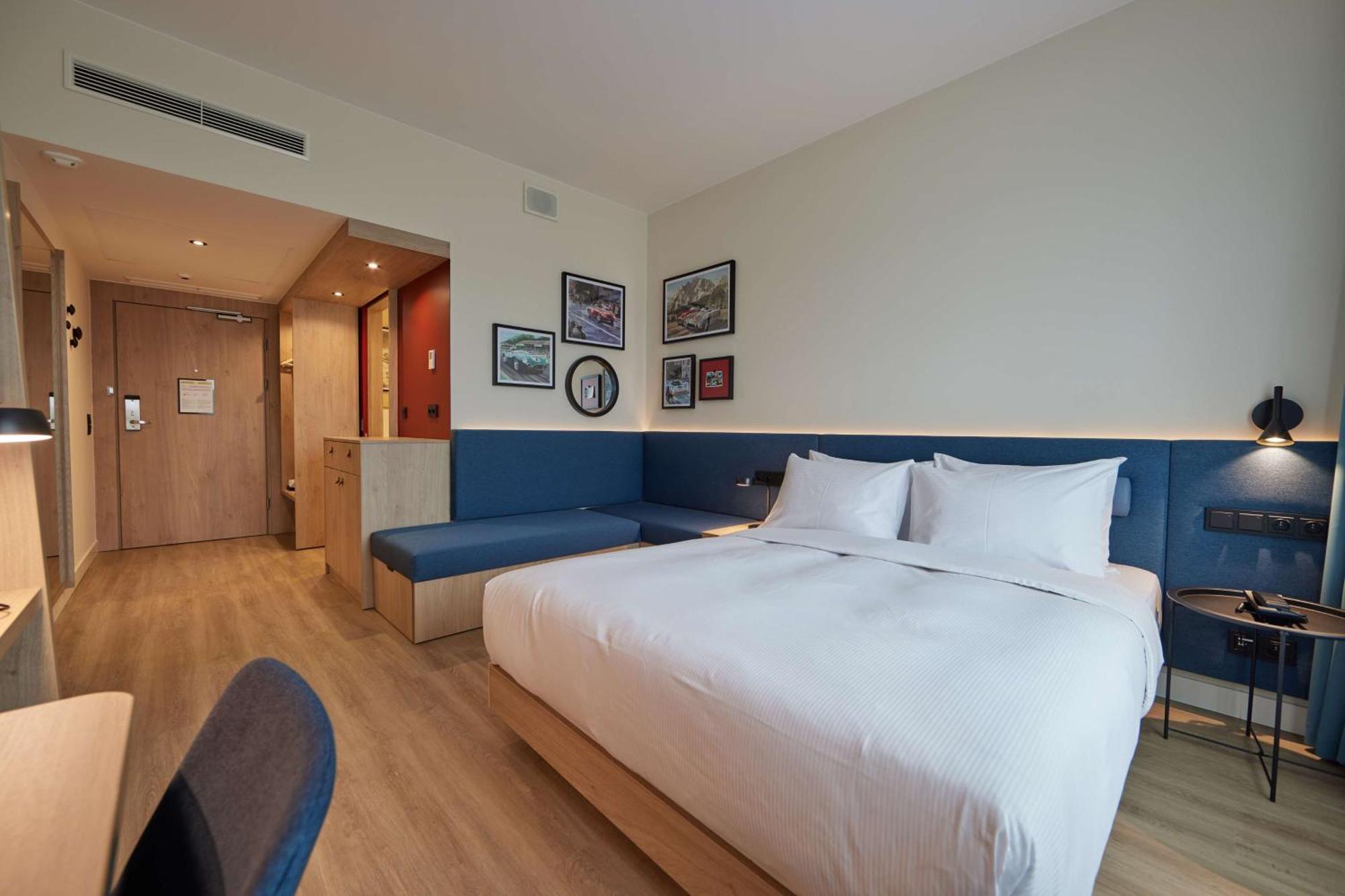 Hampton By Hilton Poznan Swarzedz Hotel Exterior photo